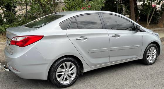 HYUNDAI HB20S 1.6 PREMIUM 16V FLEX 4P AUTOMÁTICO
